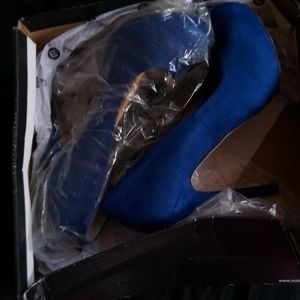 Host Pick Love me suede heels pumps cobalt blue size 7